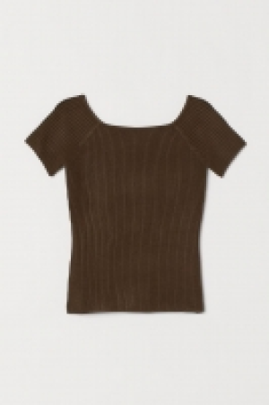 HM   Ribbed off-the-shoulder top