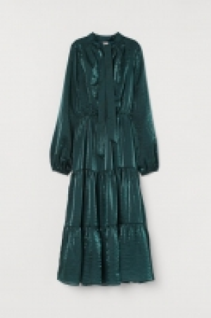 HM   Calf-length dress