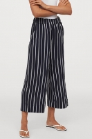 Cropped pull-on trousers 9.99 €