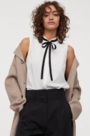 Crêpe blouse 14.99 €