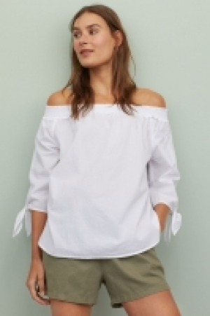 Off-the-shoulder blouse 6.99 €