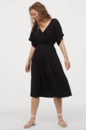 V-neck dress 22.00 €