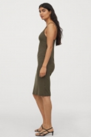 Ribbed dress 10.00 €