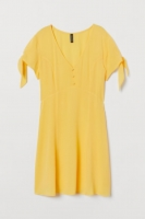V-neck dress 15.00 €
