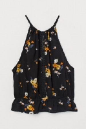 Crinkled top with lace 7.00 €