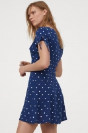 Viscose dress 13.00 €