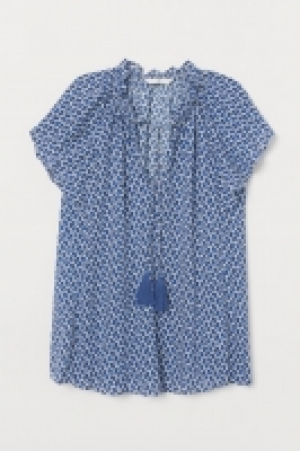 V-neck blouse 9.99 €