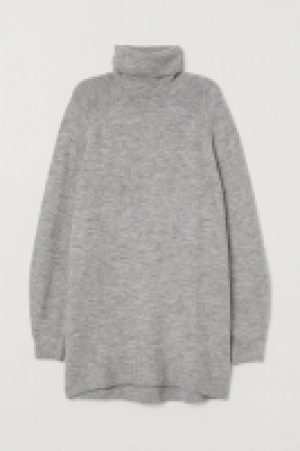 Long polo-neck jumper 14.99 €