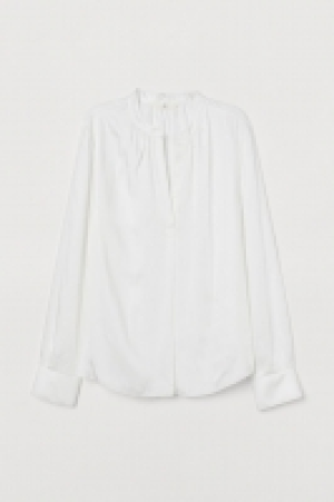 V-neck blouse 10.00 €