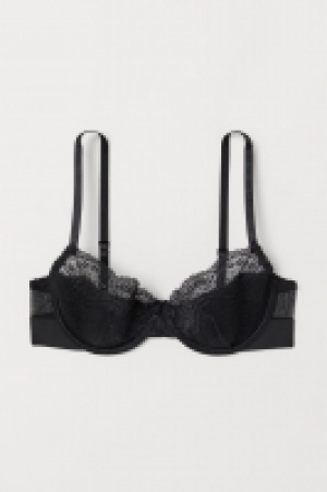 Lace balconette bra 8.00 €