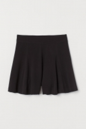 Wide shorts 14.99 €