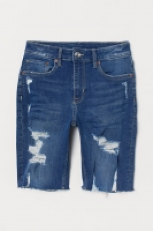 Knee-length denim shorts 12.00 €