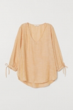 V-neck blouse 14.99 €