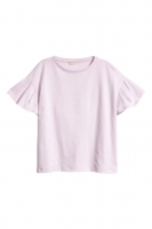 HM  Flounced-sleeve top