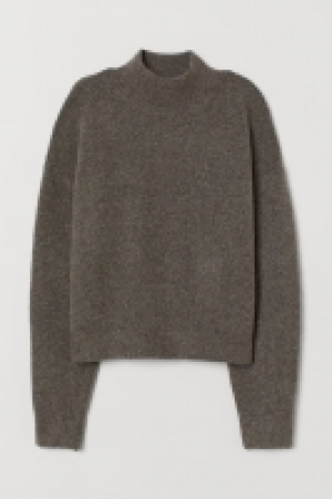 Knitted turtleneck jumper 14.99 €