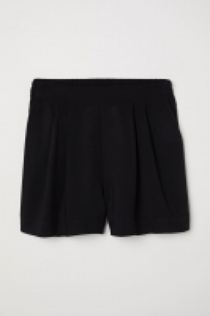 Wide shorts 4.99 €