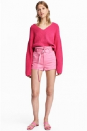 Belted shorts 14.99 €