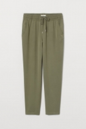 Pull-on lyocell-blend trousers 15.00 €