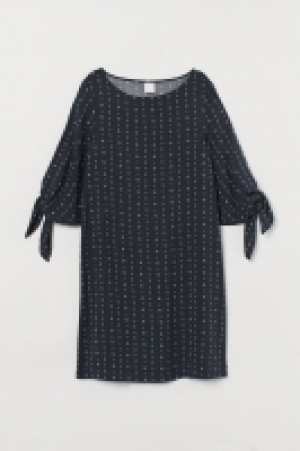 Tie-detail dress 6.00 €