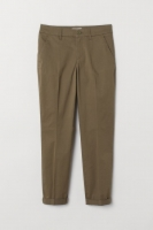 Ankle-length chinos 10.00 €