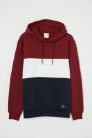 Block-coloured hooded top 20.00 €