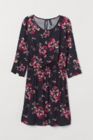 Short dress 10.00 €