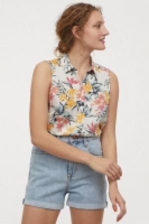 Sleeveless blouse 6.00 €