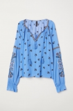 Embroidered blouse 15.00 €