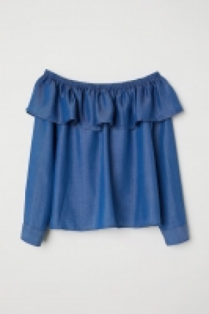 Off-the-shoulder blouse 10.00 €