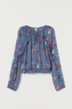 Airy flounced blouse 10.00 €