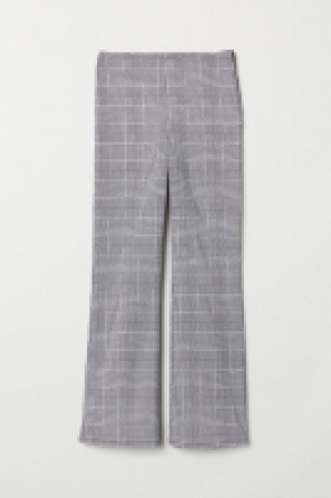 Ankle-length trousers 10.00 €