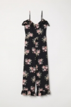 HM  Cold shoulder jumpsuit