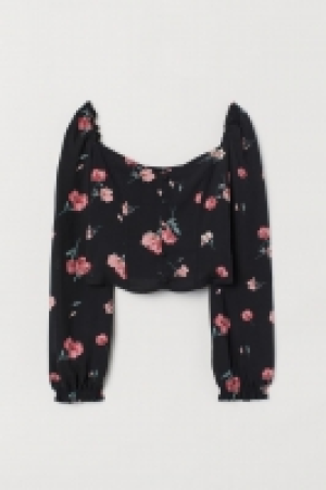 Puff-sleeved blouse 9.00 €