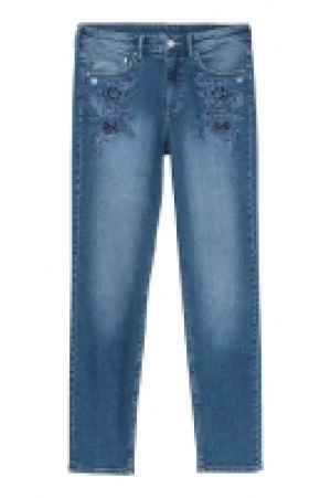 Slim Regular Boyfriend Jeans 18.00 €
