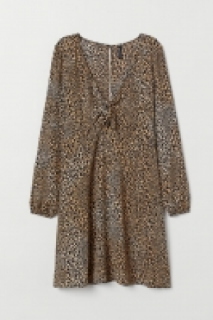 Tie-detail dress 13.00 €