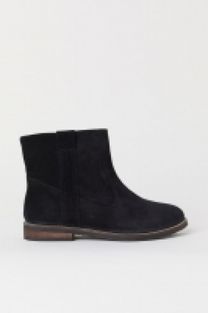 Suede boots 45.00 €