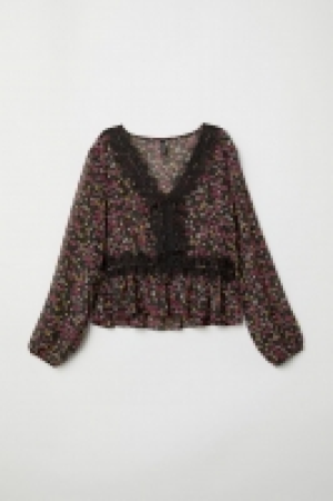 V-neck blouse 13.00 €