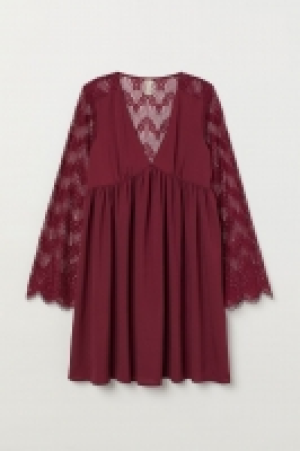 Dress with lace 25.00 €