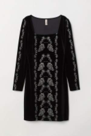 Fitted velour dress 25.00 €