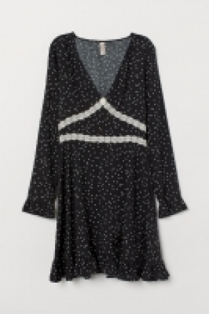 V-neck dress 20.00 €