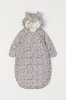 HM  Padded footmuff with a hood