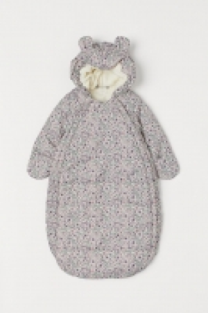 HM  Padded footmuff with a hood