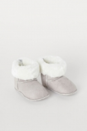 HM  Soft slippers