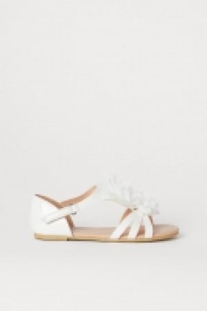 Sandals with tulle roses 13.00 €