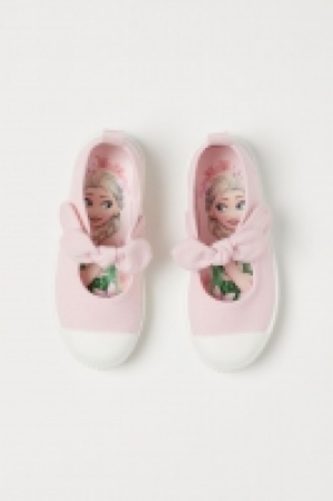 Trainers with a bow 10.00 €