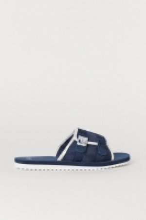 Pool shoes 7.00 €