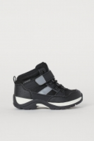 Waterproof hi-tops 25.00 €