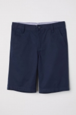 Generous Fit Chino shorts 8.00 €