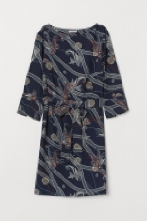 Dress with a tie belt 13.00 €