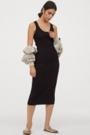 Ribbed dress 18.00 €